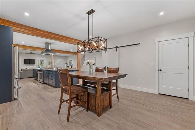 50 Hillside Dr, Sturbridge, MA 01566