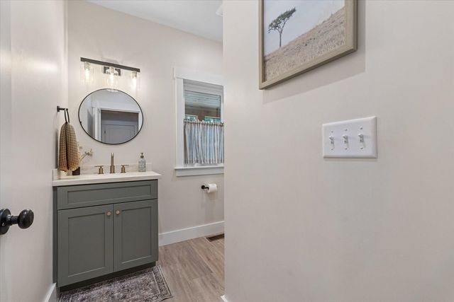 50 Hillside Dr, Sturbridge, MA 01566