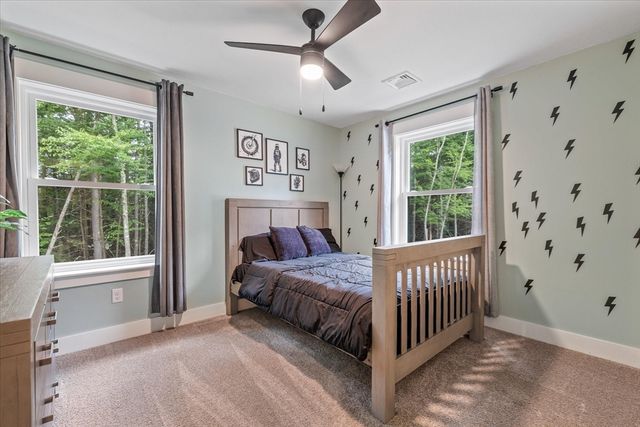 50 Hillside Dr, Sturbridge, MA 01566
