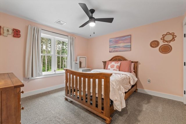 50 Hillside Dr, Sturbridge, MA 01566