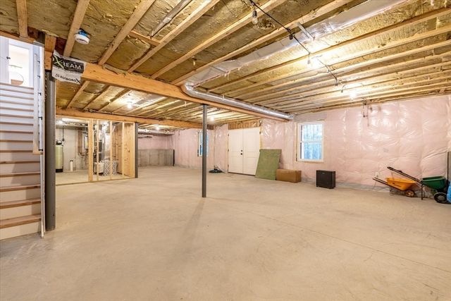 50 Hillside Dr, Sturbridge, MA 01566