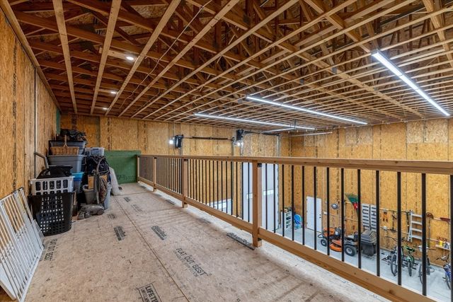 50 Hillside Dr, Sturbridge, MA 01566