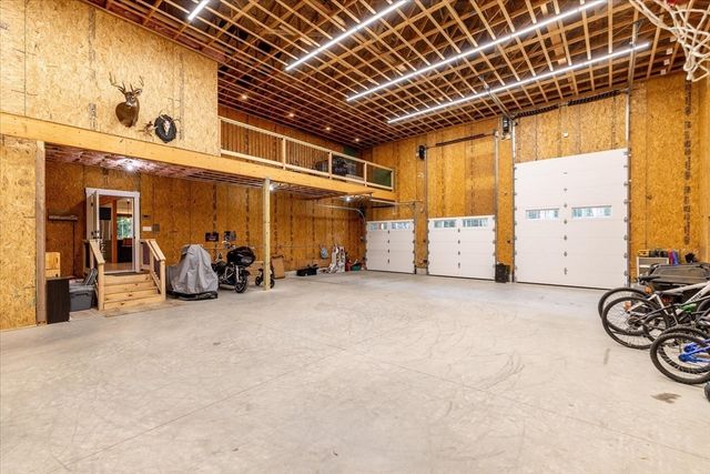 50 Hillside Dr, Sturbridge, MA 01566