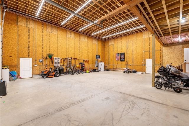 50 Hillside Dr, Sturbridge, MA 01566