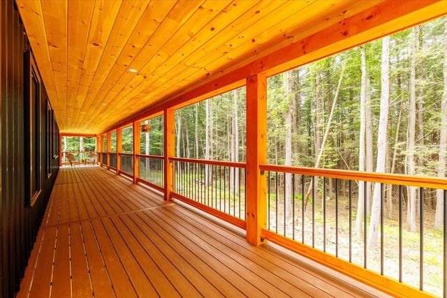 50 Hillside Dr, Sturbridge, MA 01566