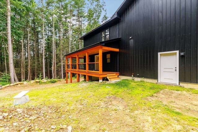 50 Hillside Dr, Sturbridge, MA 01566