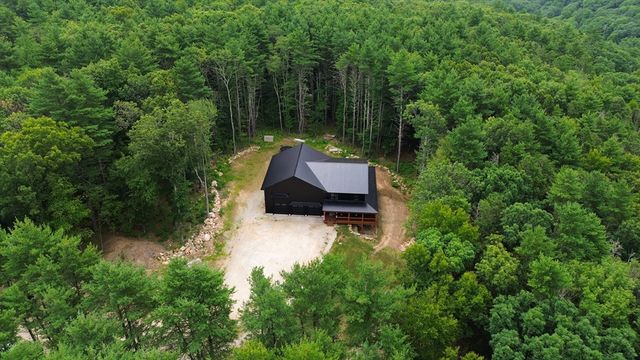 50 Hillside Dr, Sturbridge, MA 01566