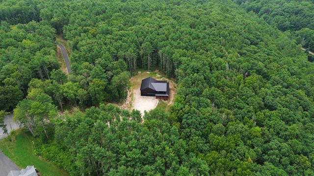 50 Hillside Dr, Sturbridge, MA 01566