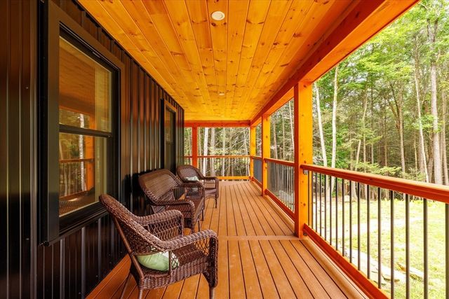 50 Hillside Dr, Sturbridge, MA 01566
