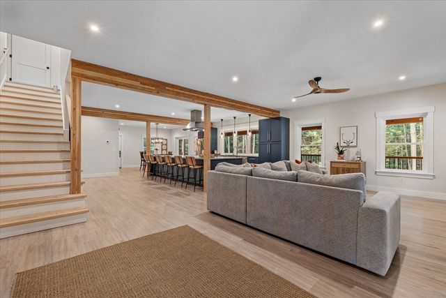 50 Hillside Dr, Sturbridge, MA 01566