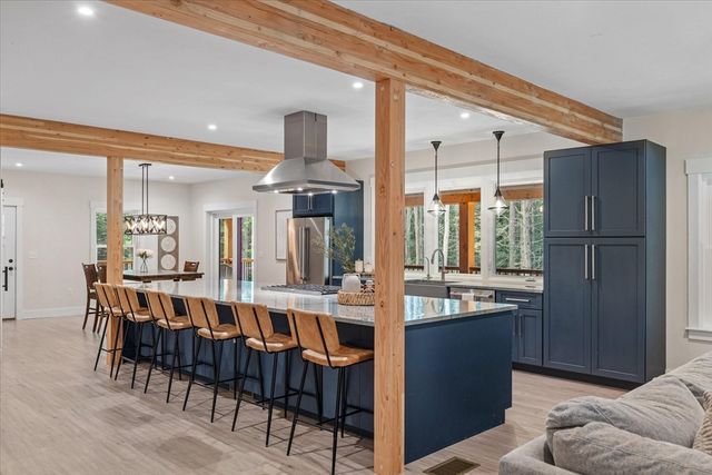 50 Hillside Dr, Sturbridge, MA 01566