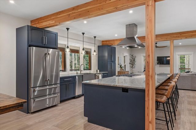 50 Hillside Dr, Sturbridge, MA 01566