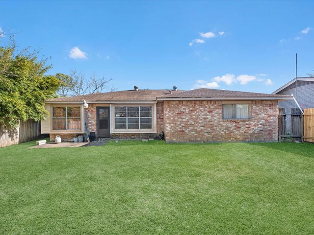 16810 Barcelona Dr Drive, Friendswood, TX 77546