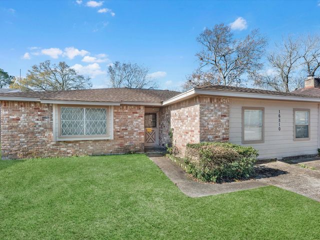 16810 Barcelona Dr Drive, Friendswood, TX 77546