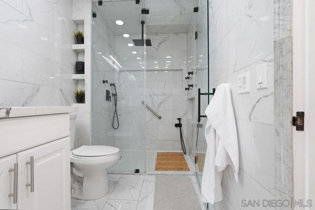 10026 Maya Linda Rd 6203, San Diego, CA 92126