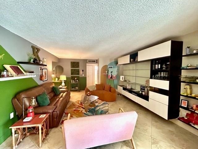 6555 W Broward Boulevard 306, Plantation, FL 33317