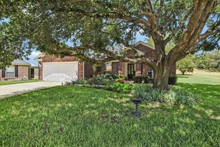 127 Fairway CT, Bastrop, TX 78602