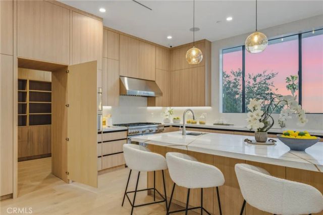 4331 Alonzo, Encino, CA 91316