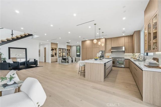 4331 Alonzo, Encino, CA 91316