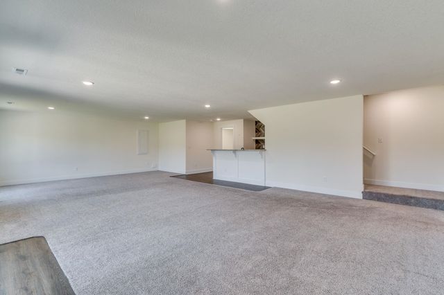 2613 E Thunder Cir, Wichita, KS 67219