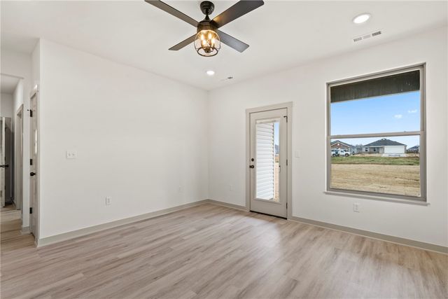 1704 Gerald Shay Road, Gentry, AR 72734