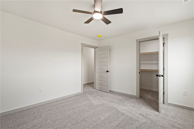 1704 Gerald Shay Road, Gentry, AR 72734