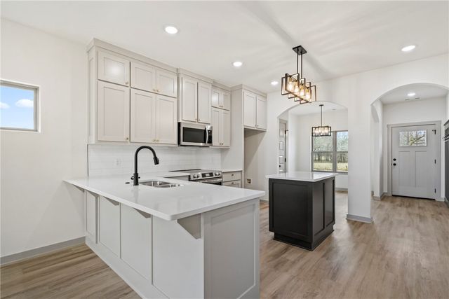 1704 Gerald Shay Road, Gentry, AR 72734