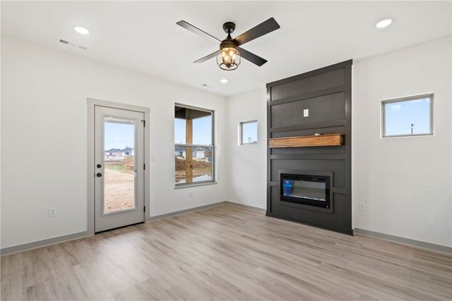 1704 Gerald Shay Road, Gentry, AR 72734