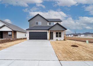 1704 Gerald Shay Road, Gentry, AR 72734