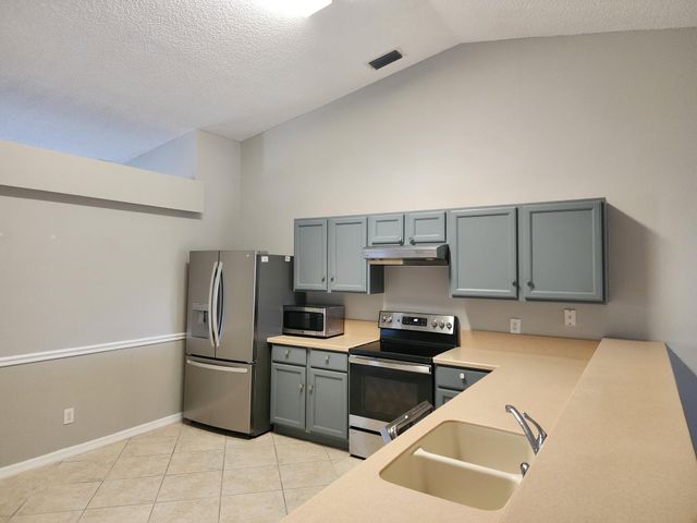 1415 Hill Avenue, Melbourne, FL 32940