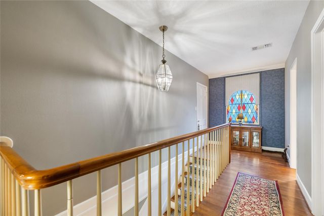 916 E James Street, Baytown, TX 77520