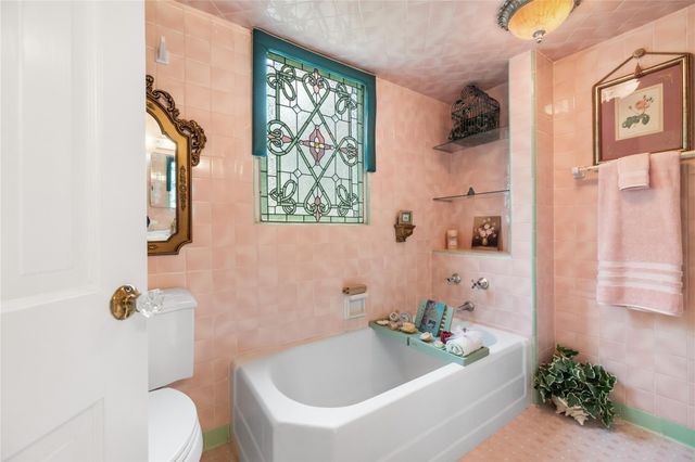 916 E James Street, Baytown, TX 77520