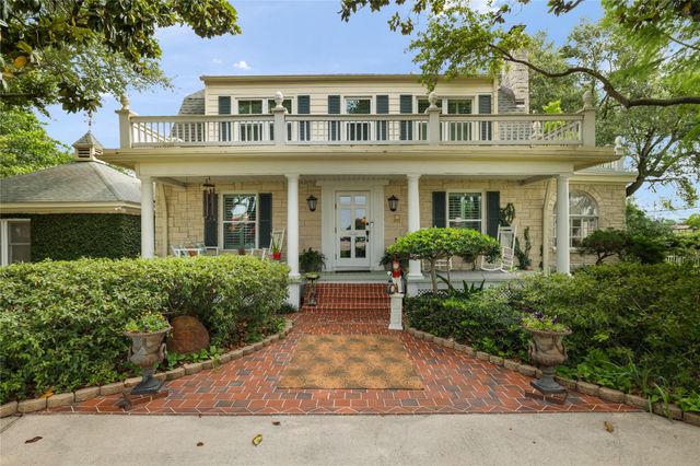 916 E James Street, Baytown, TX 77520