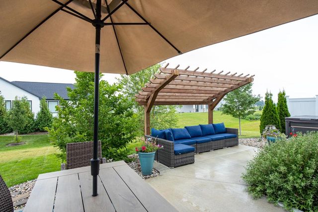 2901 E TURQUOISE LANE, Appleton, WI 54913