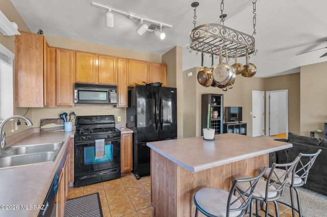 5669 W King Snake Drive, Tucson, AZ 85742
