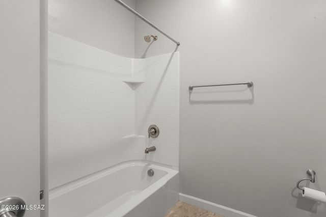 942 S Grantham Avenue, Vail, AZ 85641