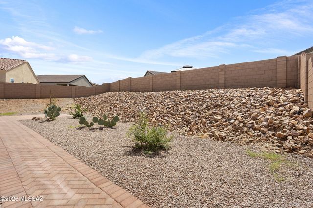 942 S Grantham Avenue, Vail, AZ 85641