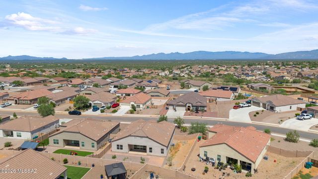 942 S Grantham Avenue, Vail, AZ 85641