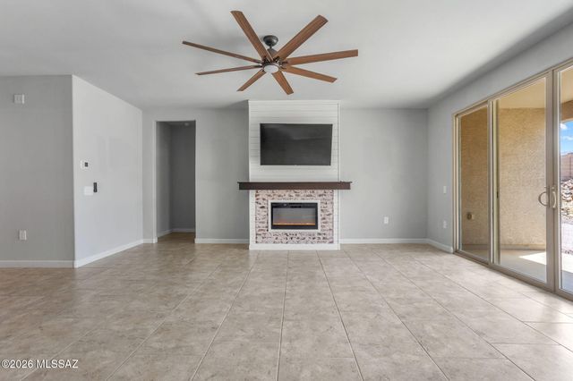 942 S Grantham Avenue, Vail, AZ 85641