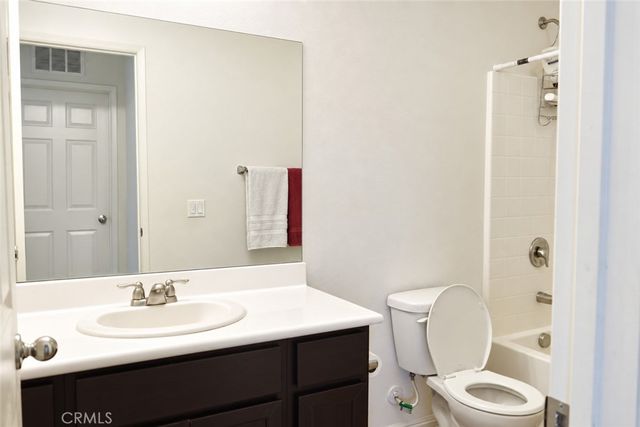 7079 Bella Strada, Fontana, CA 92336