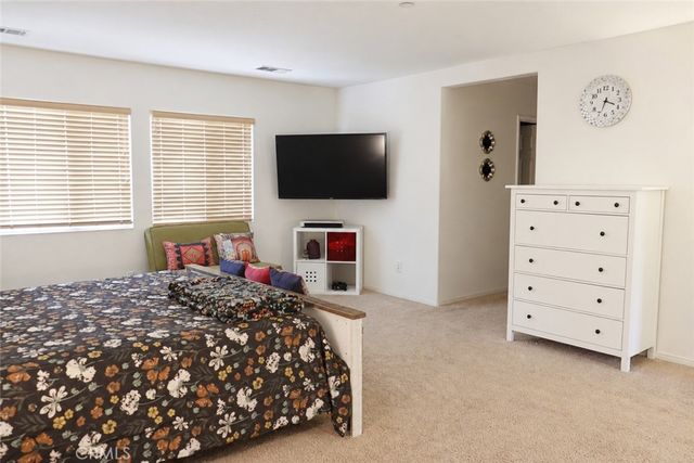7079 Bella Strada, Fontana, CA 92336