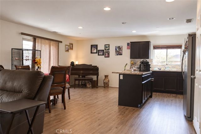 7079 Bella Strada, Fontana, CA 92336