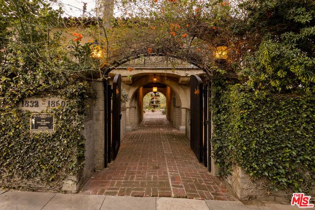 1838 Grace Avenue, Los Angeles, CA 90028