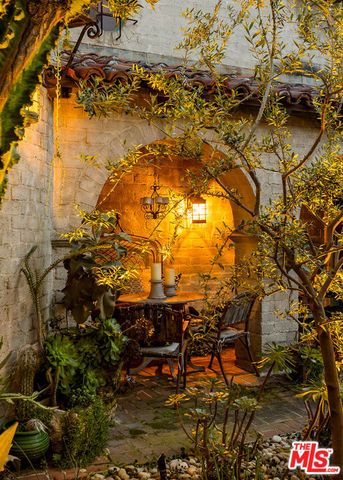 1838 Grace Avenue, Los Angeles, CA 90028