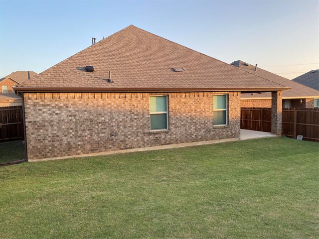 9809 Autumn Leaves Lane, Aubrey, TX 76227