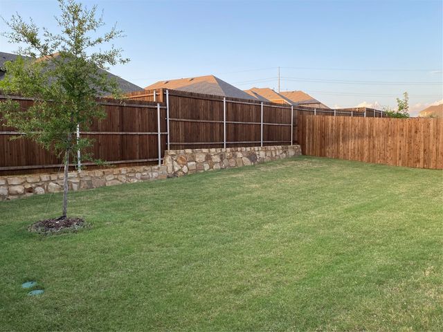 9809 Autumn Leaves Lane, Aubrey, TX 76227