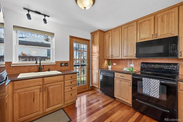 7134 E 6th Avenue Parkway, Denver, CO 80220