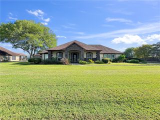 13910 Riverway Dr, Corpus Christi, TX 78410