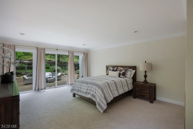 29 Deer Path Cir, Green Brook Twp., NJ 08812