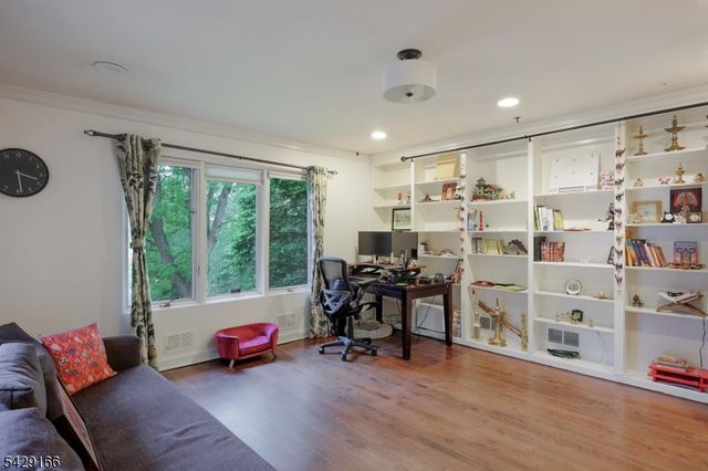 29 Deer Path Cir, Green Brook Twp., NJ 08812